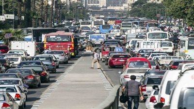كثافات مرورية تجتاح شوارع وميادين الجيزة 