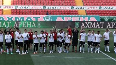 ناجي جويني للاعبي مصر: حكام كأس العالم ينظرون للمنتخب المصري بـ 