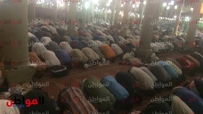 فيديووصور| المصلون يودعون رمضان في ساحات مسجد عمرو بن العاص