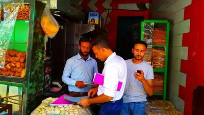 صور| تحرير 6 محاضر وإخطار لغلق 5 منشآت غذائية بـ