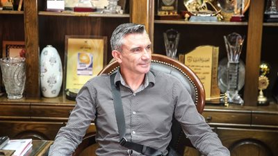 باتريس كارتيرون يعقد جلسة مع محلل أداء الفيديو في الأهلي
