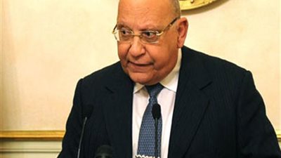 حسام عبد الرحيم يمارس مهام عمله قُبيل حلف اليمين