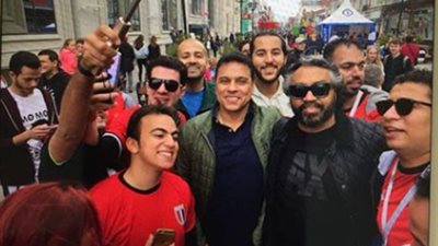 الفراعنة في روسيا| الجماهير تلتف حول البدري في روسيا
