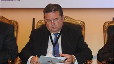 ما لا تعرفه عن وزير قطاع الأعمال الجديد 