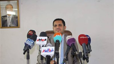 صور| عسكر: منظمة حقوق الإنسان رصدت نهب الحوثيين لسفن المساعدات