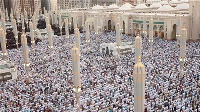 فيديو| صلاة عيد الفطر المبارك في ساحة الحرم المكي