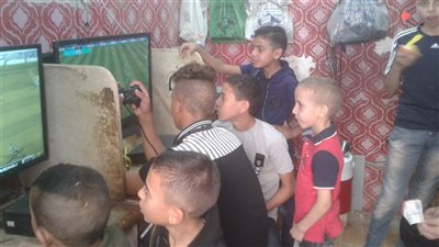 فيديو|أطفال القرى بـ بني سويف يطالبون المحافظ بوجود ملاهى وألعاب لهم