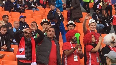 الفراعنة في المونديال| الجماهير المصرية تزين مدرجات ملعب مباراة مصر أمام الأوروجواي