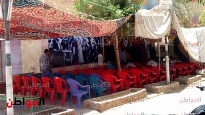 صور| مقاهي الوادي الجديد تتسلح بـ 