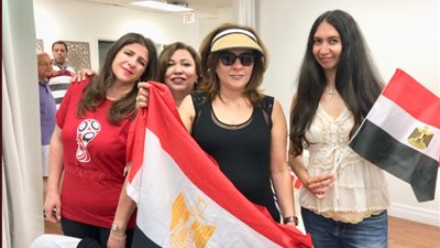 صور| فاطمة ناعوت: المصريون في كندا فخورين بأداء مصر