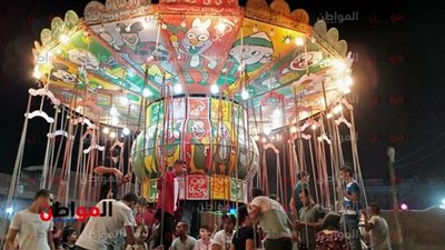 صور| احتفالات المصريين في أول أيام عيد الفطر المبارك بالحدائق العامة