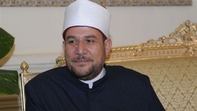 جمعة يخصص 100 مليون جنيه لمساعدة الأسر الفقيرة 