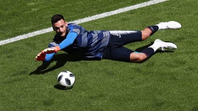 كأس العالم 2018.. فيديو.. لوريس يرتدي ثوب البطل وينقذ فرنسا من هدف محقق أمام أستراليا