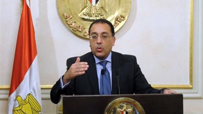 رئيس الوزراء يُتابع مع المحافظين توافر المنتجات البترولية وتطبيق تعريفة الركوب الجديدة
