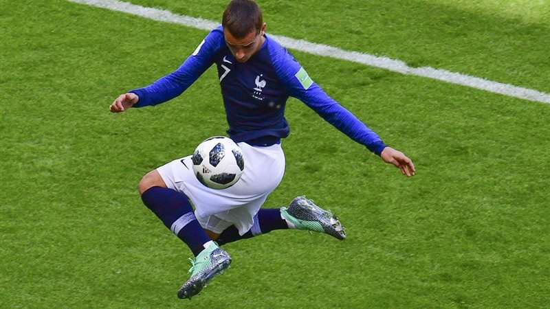 جريزمان لاعب فرنسا
