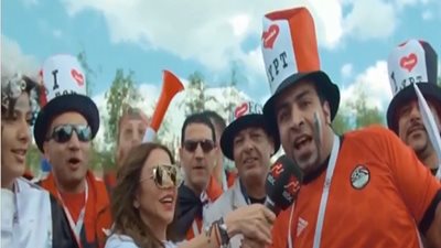 فيديو| مشجعو منتخب مصر يشعلون أجواء مدينة يكاترينبرج  بأغنية 