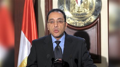 رئيس الوزراء يوجه مسؤولي المحافظات بالتوسع في الإعلان عن تعريفة الركوب الجديدة