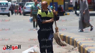 من عامل نظافة في العيد إلى شعب مصر: أحب القمامة لأسبابي وأكرهكم بسببها