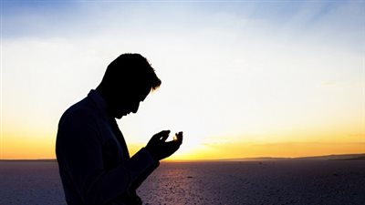 جلب الرزق ومحو الذنوب.. 5 فوائد للاستغفار تعرف عليها