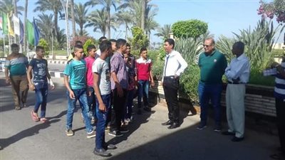 صور| توافد مئات الآلاف بـ