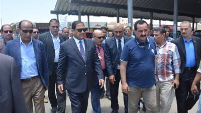 فيديو وصور| محافظ الغربية يتابع سير العمل بموقف سبرباي في طنطا 