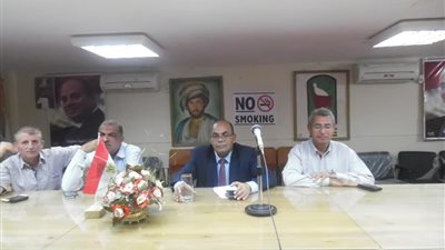 رئيس طهطا الجديد يستعرض خطط العمل بالمدينة