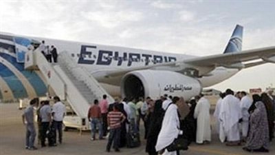 مصر للطيران : 16 رحلة عودة اليوم للمعتمرين بـ 