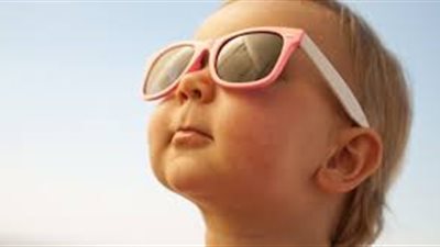 تعرف على أنواع وأسعار الكريمات الواقية من الشمس للأطفال