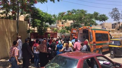 إصابة طالبة بإغماء بسبب امتحان الفيزياء لـ