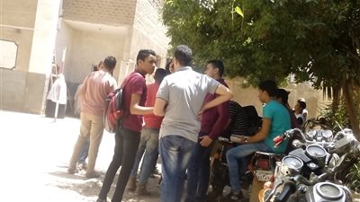 امتحان التوحيد يرسم البسمة على  وجوه طلاب الثانوية الأزهرية في سوهاج