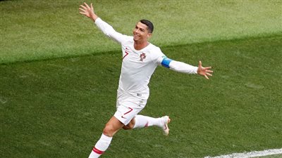 رونالدو يسجل هدفه الـ
