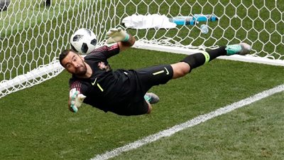 حارس البرتغال ينقذ مرماه من هدف التعادل للبرتغال
