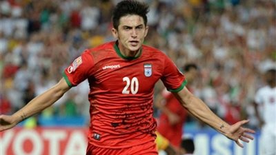 فيديو.. أزمون يهدد مرمى دي خيا بتسديدة قوية