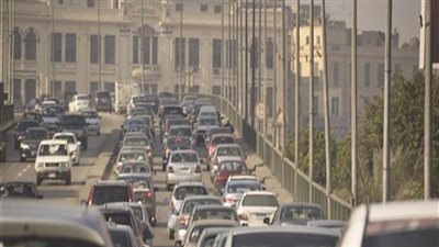 كثافات مرورية أعلى كوبري أكتوبر وفي ميادين الجيزة 