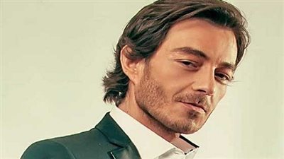 أحمد زاهر ينشر فيديو جديد من مسلسل 