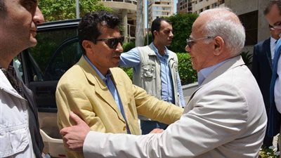 صور... صبحي يلتقي محافظ بورسعيد في أولى جولاته بالمحافظات