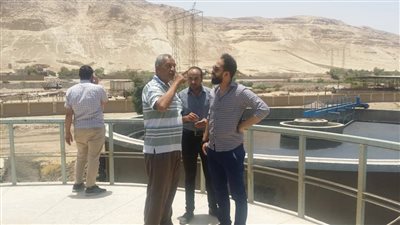 صور.. لجنة لتفقد محطة معالجة صرف صحي غرب سوهاج بالقراقرة