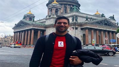 صور| من روسيا.. حسن الرداد يشكر مصممة أزيائه