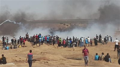 صور| الفلسطينيون يتوافدون إلى شرق غزة في جمعة الوفاء للجرحى