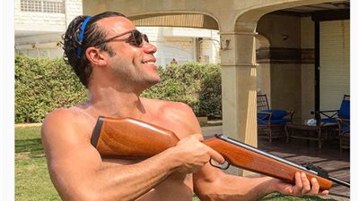 محمد إمام يحتفل بنجاح 