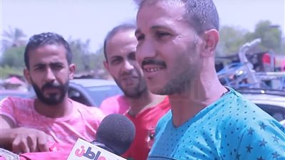 فيديو| بائعو سوق الجمعة يصرخون: 