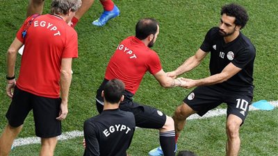   صور.. محمد صلاح يؤدي تدريبات خاصة بسبب 