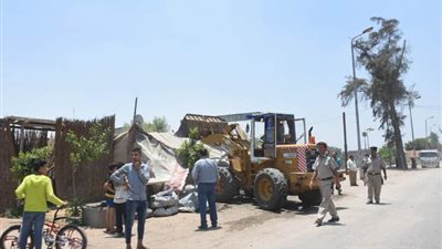 إزالة الأكشاك المخالفة ورفع مخلفات البناء بـ