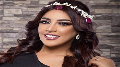 نرمين ماهر تكشف سر جمال أسنانها 