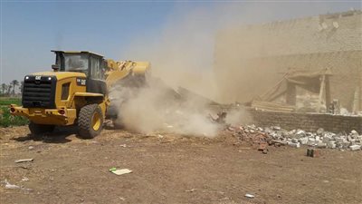 تحرير 10 محاضر مخالفات بيئية وإشغالات طرق سمسطا بـ