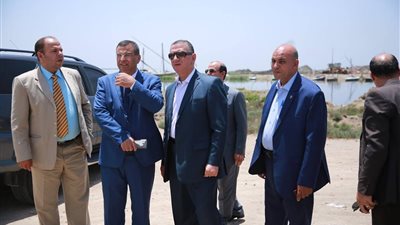صور.. محافظ كفرالشيخ يتابع أعمال المرحلة الثانية من كورنيش بحيرة البرلس بتكلفة 24 مليون جنيه
