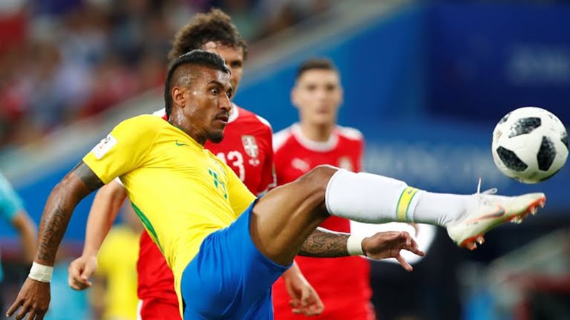 باولينيو - لاعب البرازيل