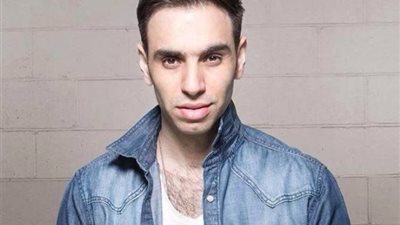 أحمد الشامي في صورة جديدة بصحبة زوجته