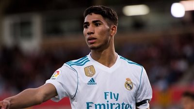 تطورات جديدة تُقرب ظهير ريال مدريد من الانتقال إلى بوروسيا دورتموند