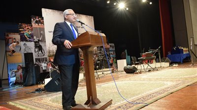 محافظ المنيا يشهد أول اجتماع لمجلس إدارة المنطقة الحرة